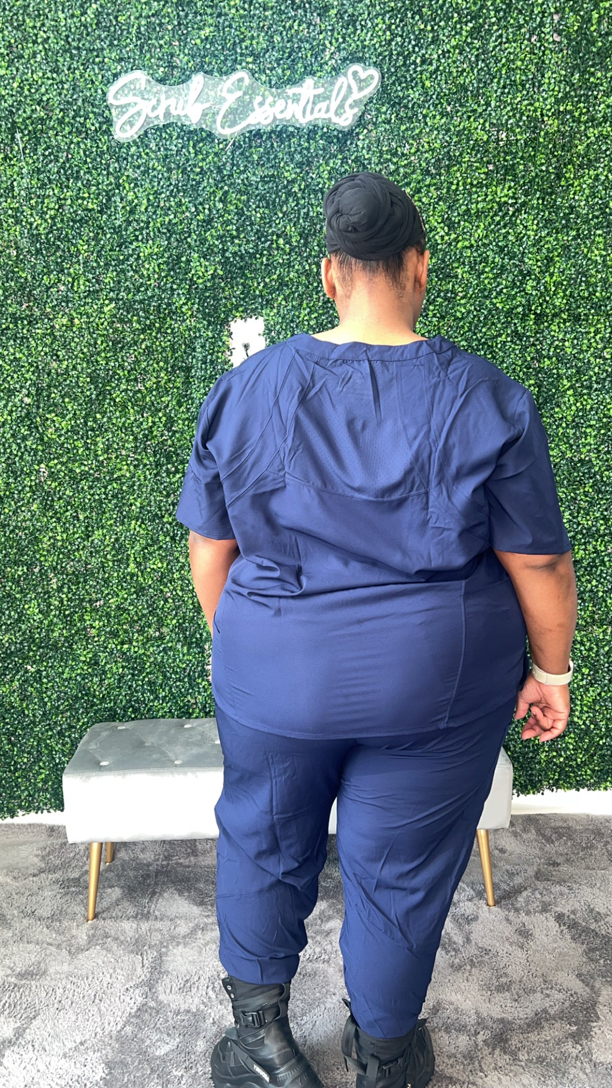 Super Stretch Plus V-neck Jogger Set