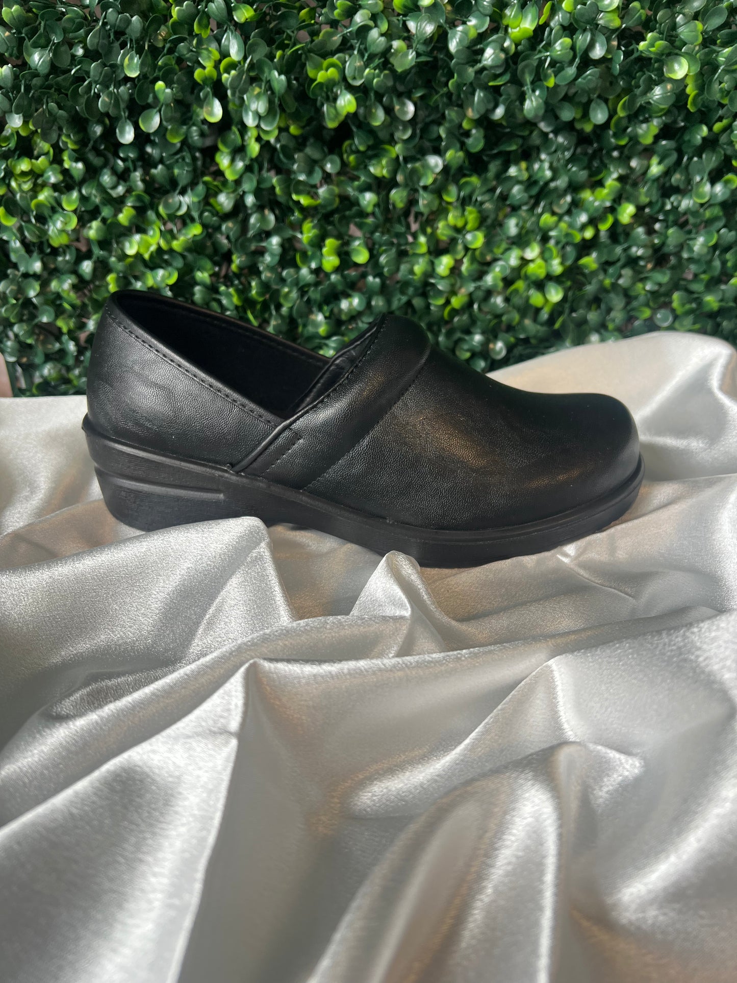 Brandy 'Black Smooth' Nursing Shoe
