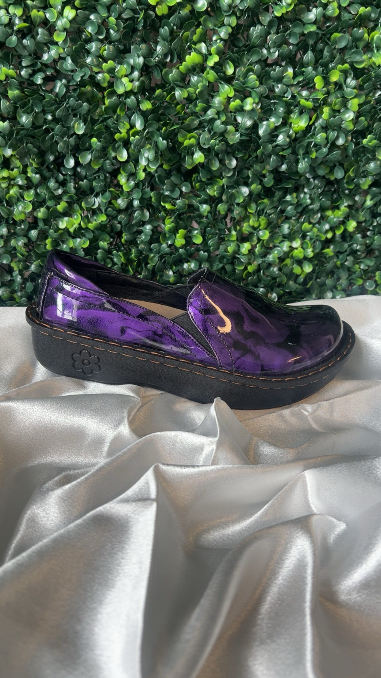 Ducky "Deep Wave" Nursing Shoe