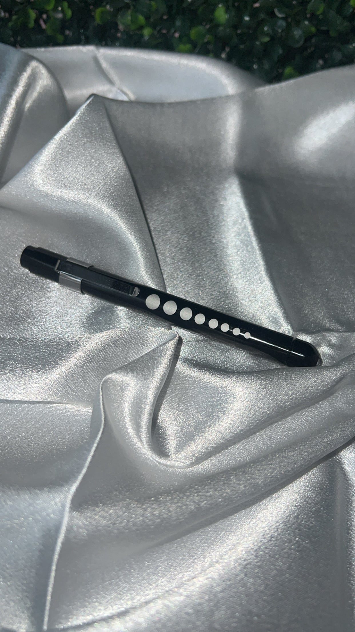 Pen light (battery included)