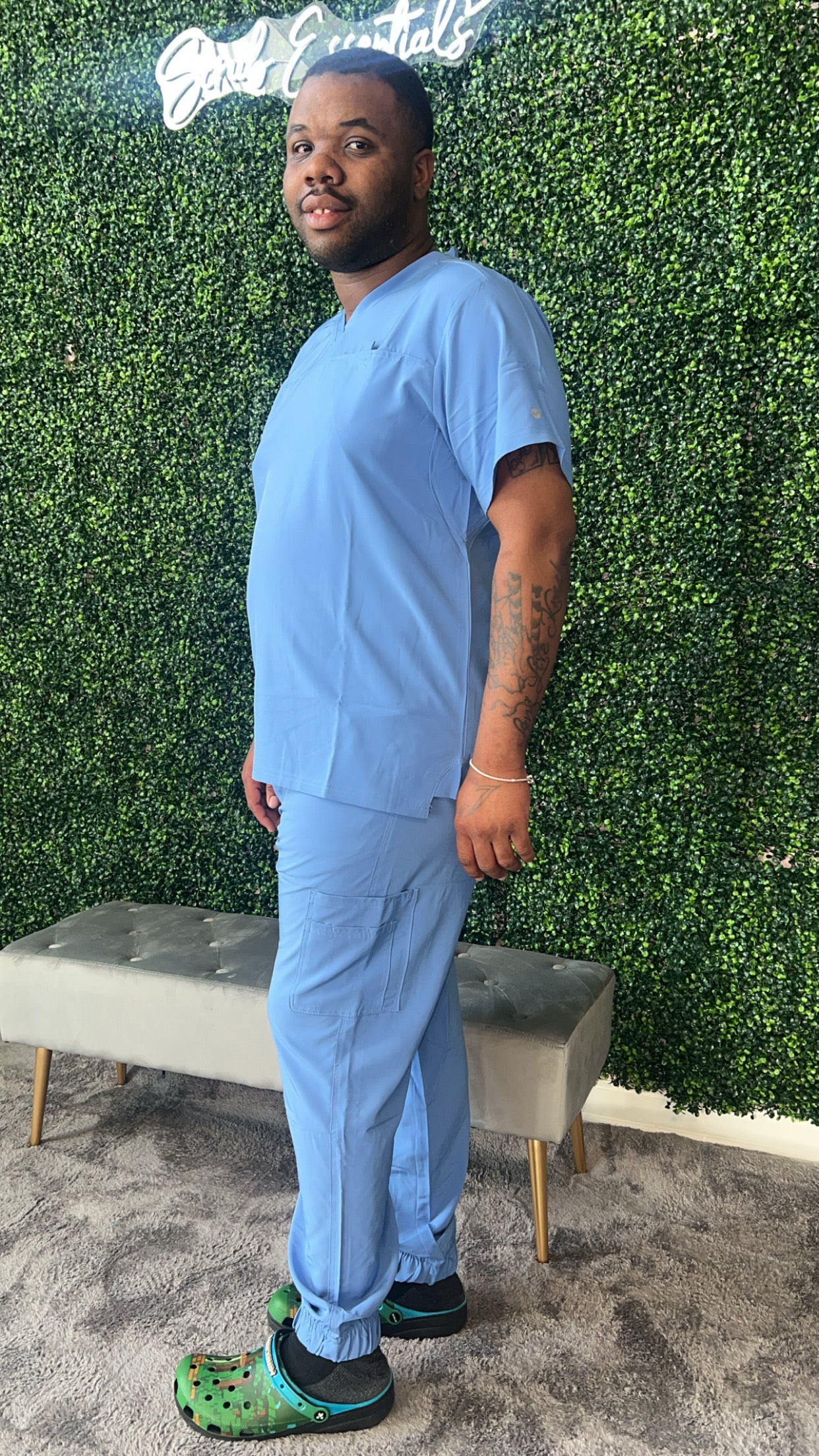 Men's Set V-Neck Tuck In Top Jogger Scrub Set