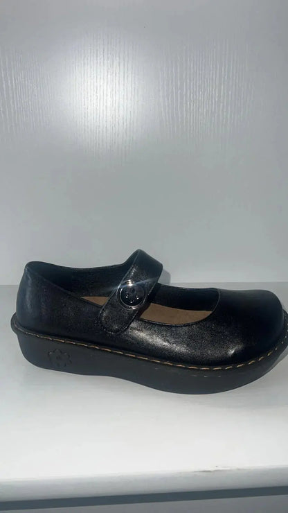 Jane "Black Smooth" Nursing Shoe" - Scrub Essentials 