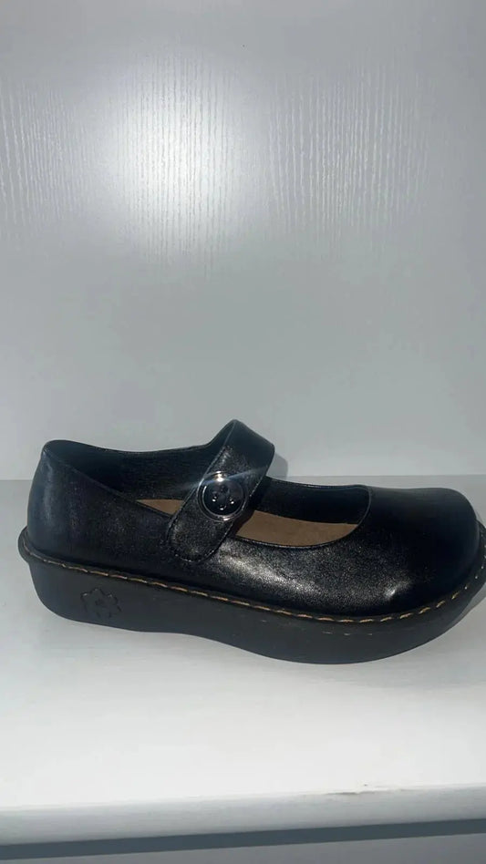 Jane "Black Smooth" Nursing Shoe" - Scrub Essentials 